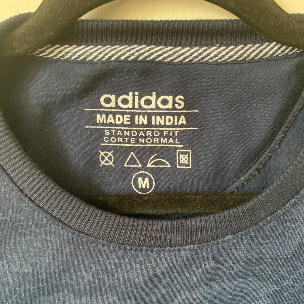 /// Adidas Crew Neck Textured Pattern - Picture 7 of 7